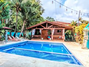 Style and Comfort: Tropical Studio Cabina A/C Pool