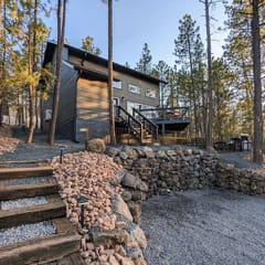 Pinetop Getaway w/ Sunset Deck & Fire Pit Table