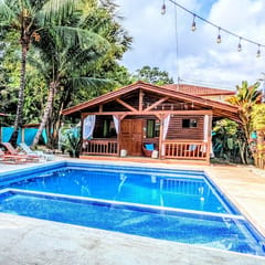 Style and Comfort: Tropical Studio Cabina A/C Pool