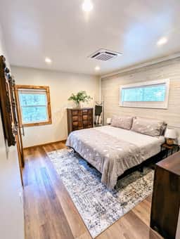 Cozy Cottage Lakeside - Image 4