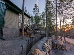 Hillside Hangout - Image 4