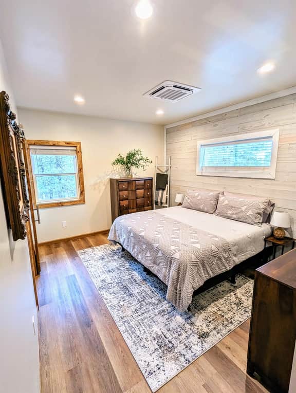 Cozy Cottage Lakeside - Image 4