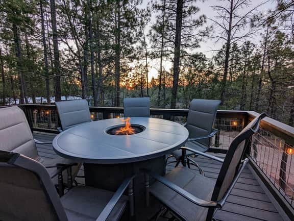 Hillside Hangout and Cozy Cottage - Image 2